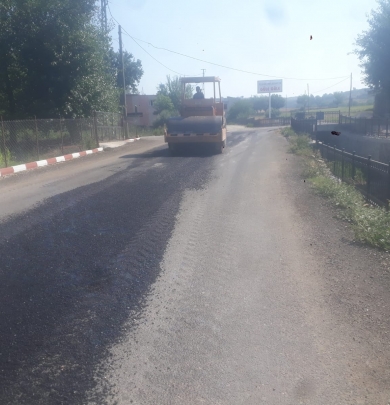 Yollardaki bozuk satıhların bakım ve onarım çalışmaları devam ediyor